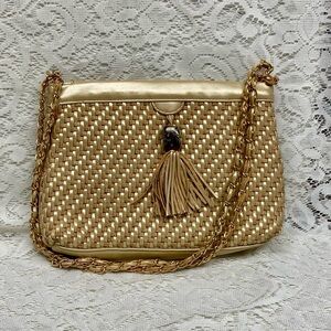 Vintage, Golden Beige-Basket Weave Leather Crossbody  Bag 10in x 7.5in x 2in